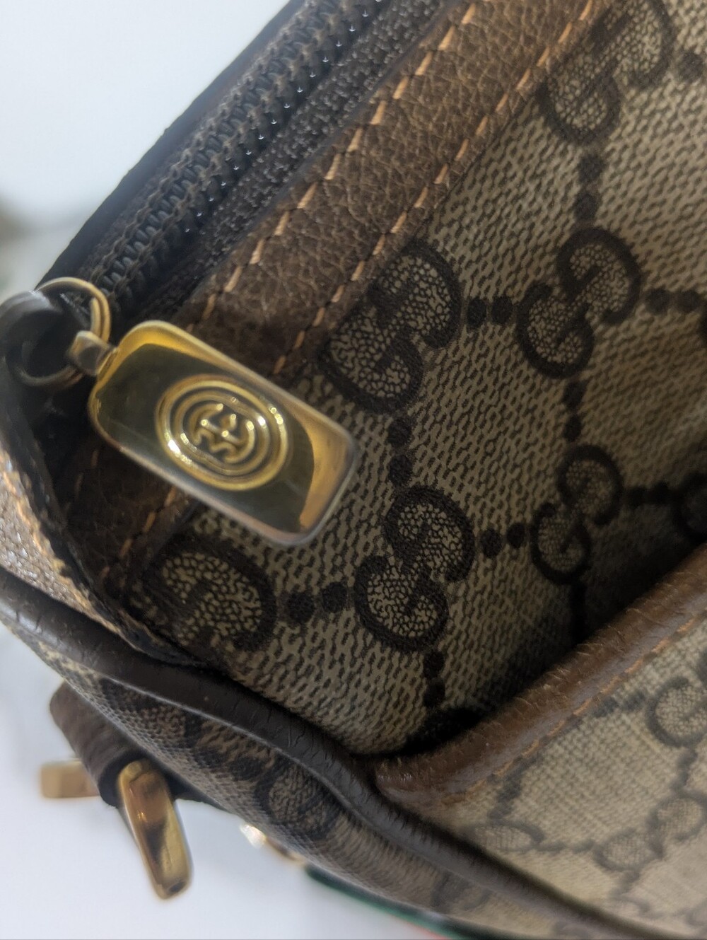 Gucci Supreme Canvas Crossbody Bag Purse - Picture 7 of 11